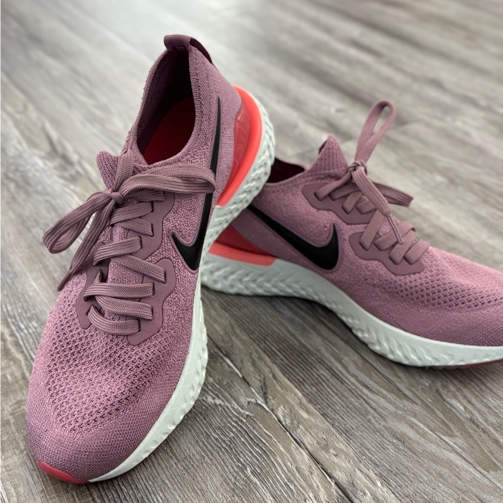 Nike Women's Mauve Athletic Shoes